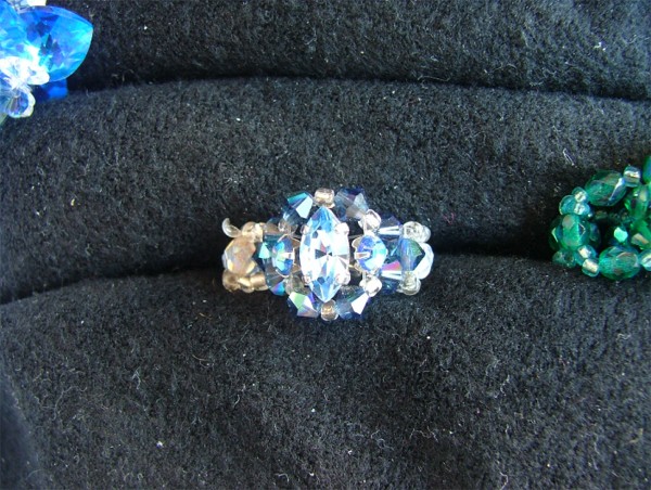 unique, perles de rocaille, strass et verre de Bohme